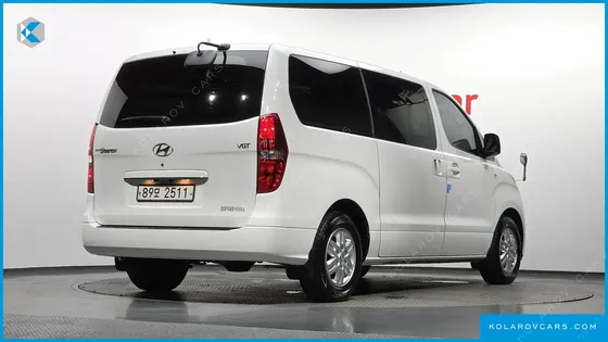 HYUNDAI STAREX VAN 5-SEATER