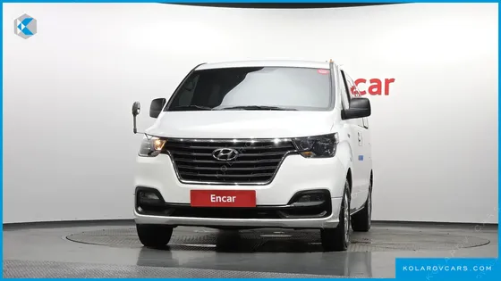 HYUNDAI STAREX VAN 5-SEATER