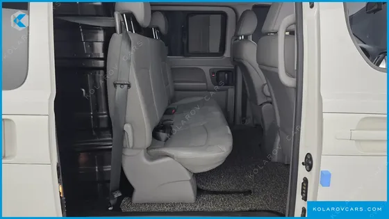 HYUNDAI STAREX VAN 5-SEATER