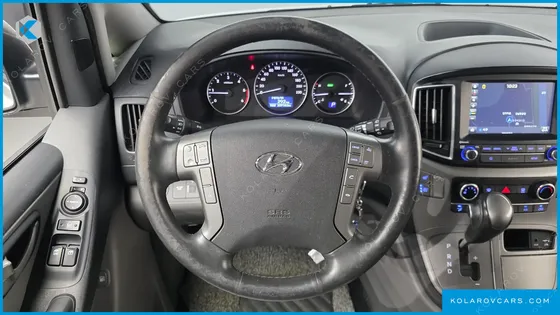 HYUNDAI STAREX VAN 5-SEATER