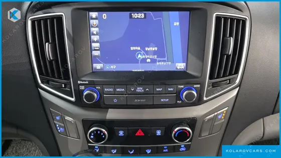 HYUNDAI STAREX VAN 5-SEATER