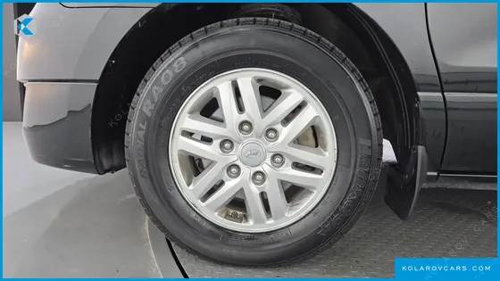 HYUNDAI STAREX 12-SEATER WAGON