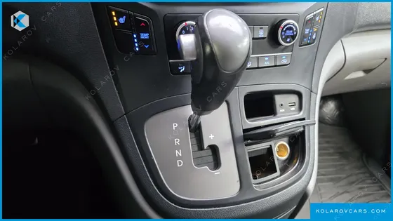 HYUNDAI STAREX 12-SEATER WAGON