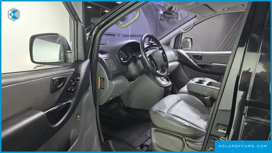 HYUNDAI STAREX 12-SEATER WAGON