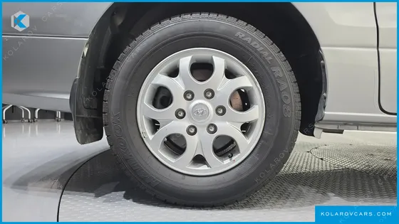 HYUNDAI STAREX 3-SEATER VAN