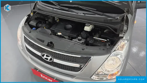 HYUNDAI STAREX 3-SEATER VAN