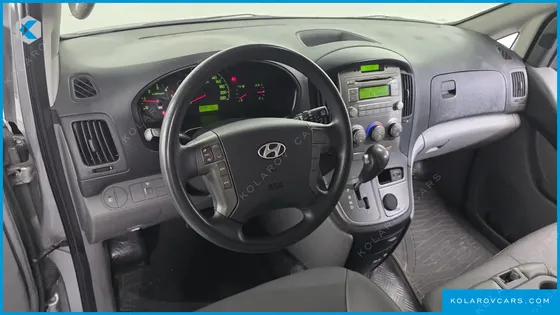 HYUNDAI STAREX 3-SEATER VAN