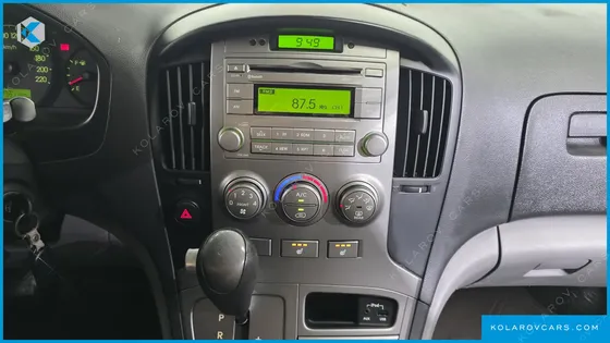 HYUNDAI STAREX 3-SEATER VAN