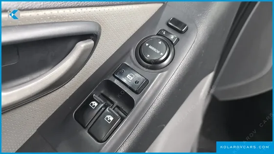 HYUNDAI STAREX 3-SEATER VAN