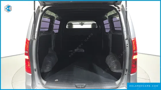HYUNDAI STAREX 3-SEATER VAN