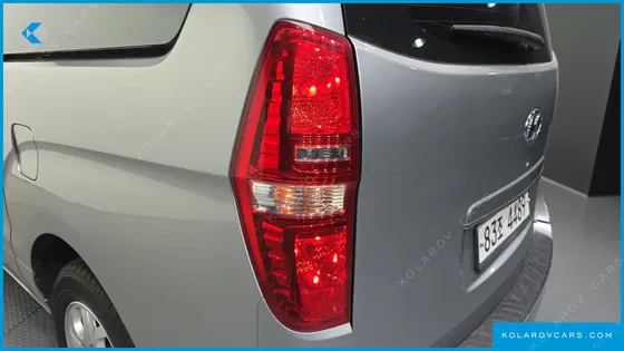 HYUNDAI STAREX 3-SEATER VAN