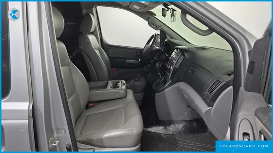 HYUNDAI STAREX 3-SEATER VAN