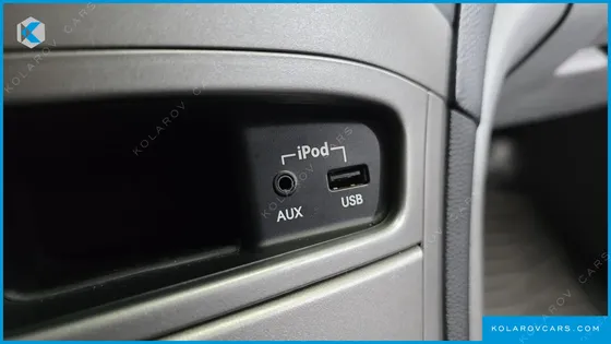 HYUNDAI STAREX 3-SEATER VAN
