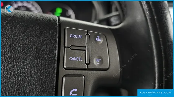 HYUNDAI STAREX VAN 5-SEATER