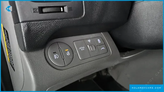 HYUNDAI STAREX VAN 5-SEATER