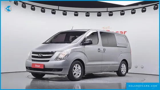 HYUNDAI STAREX 5-SEATER VAN