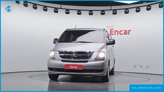 HYUNDAI STAREX 5-SEATER VAN