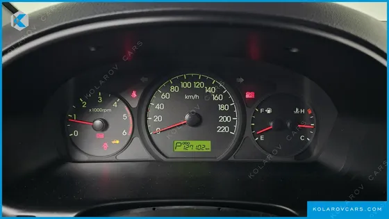 HYUNDAI STAREX 5-SEATER VAN