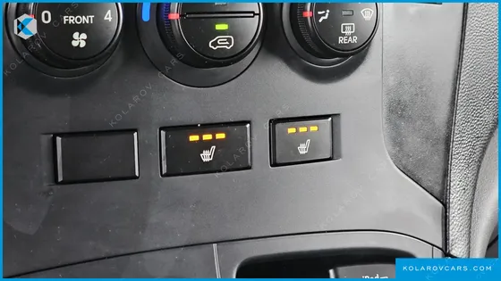 HYUNDAI STAREX 5-SEATER VAN