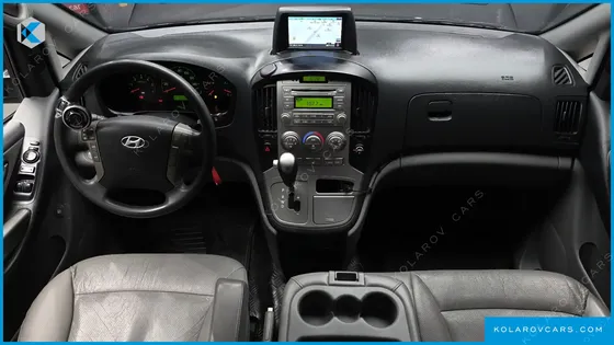 HYUNDAI STAREX 12-SEATER WAGON