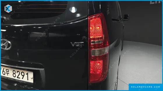 HYUNDAI STAREX 12-SEATER WAGON