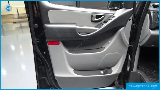 HYUNDAI STAREX 12-SEATER WAGON