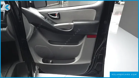HYUNDAI STAREX 12-SEATER WAGON