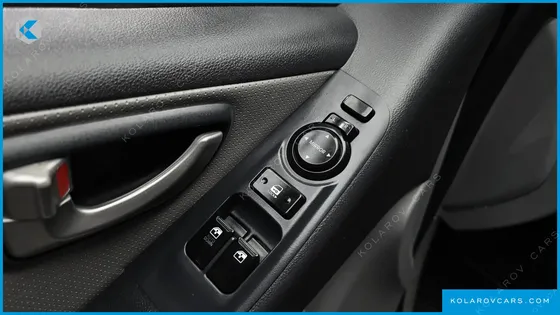 HYUNDAI STAREX 12-SEATER WAGON