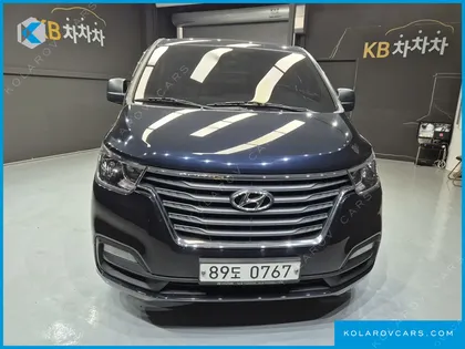 HYUNDAI STAREX VAN 5-SEATER