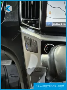 HYUNDAI STAREX VAN 5-SEATER