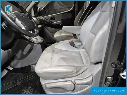 HYUNDAI STAREX VAN 5-SEATER