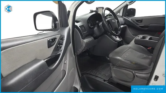 HYUNDAI STAREX 3-SEATER VAN