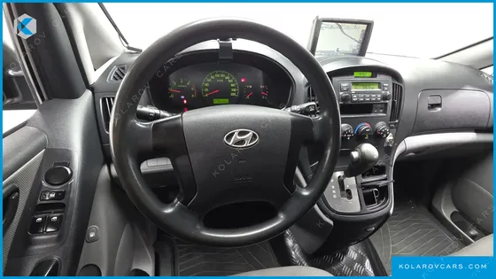 HYUNDAI STAREX 3-SEATER VAN
