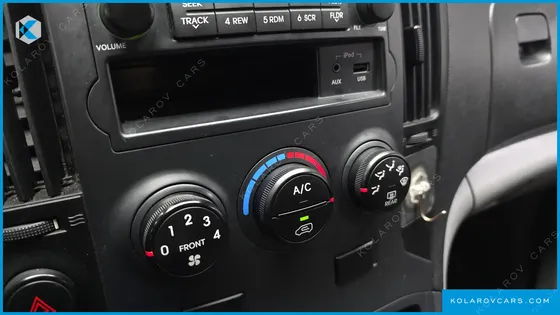 HYUNDAI STAREX 3-SEATER VAN