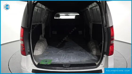 HYUNDAI STAREX 3-SEATER VAN