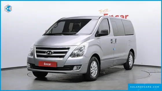 HYUNDAI STAREX 5-SEATER VAN