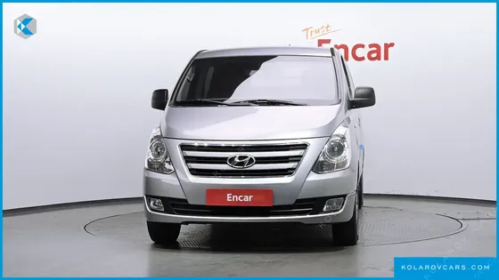 HYUNDAI STAREX 5-SEATER VAN