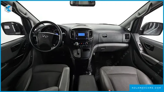 HYUNDAI STAREX 5-SEATER VAN