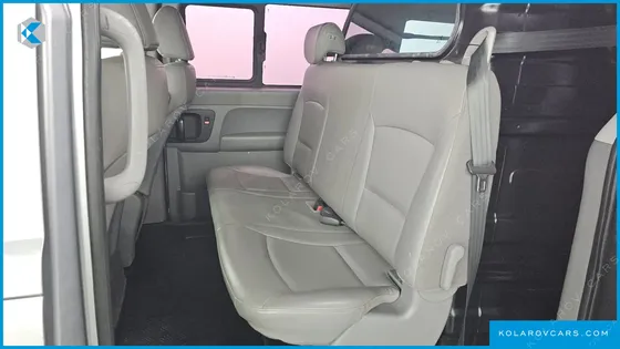 HYUNDAI STAREX 5-SEATER VAN