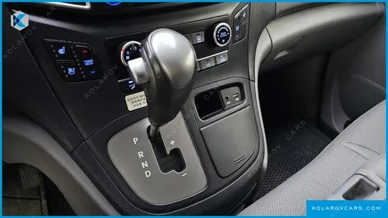 HYUNDAI STAREX WAGON 12-SEATER