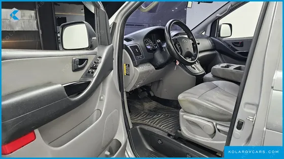 HYUNDAI STAREX WAGON 12-SEATER