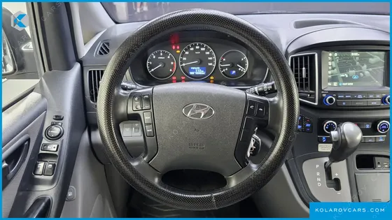 HYUNDAI STAREX WAGON 12-SEATER