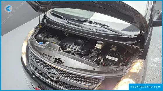 HYUNDAI STAREX 3-SEATER VAN