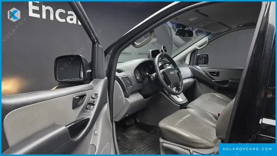HYUNDAI STAREX 3-SEATER VAN