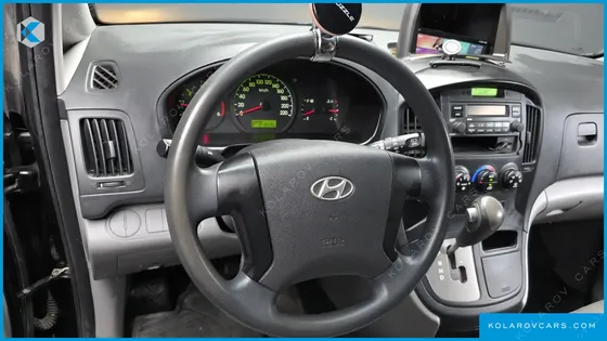 HYUNDAI STAREX 3-SEATER VAN