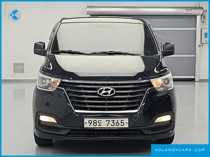 HYUNDAI STAREX VAN 5-SEATER