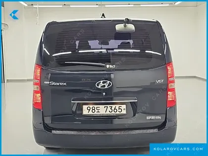 HYUNDAI STAREX VAN 5-SEATER