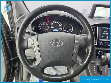 HYUNDAI STAREX VAN 5-SEATER