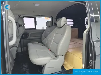 HYUNDAI STAREX VAN 5-SEATER