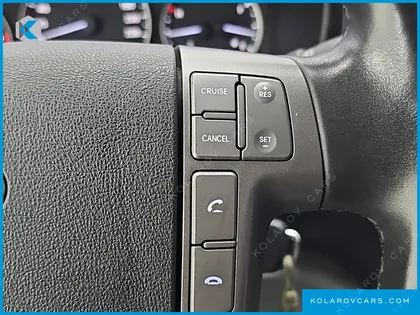 HYUNDAI STAREX VAN 5-SEATER